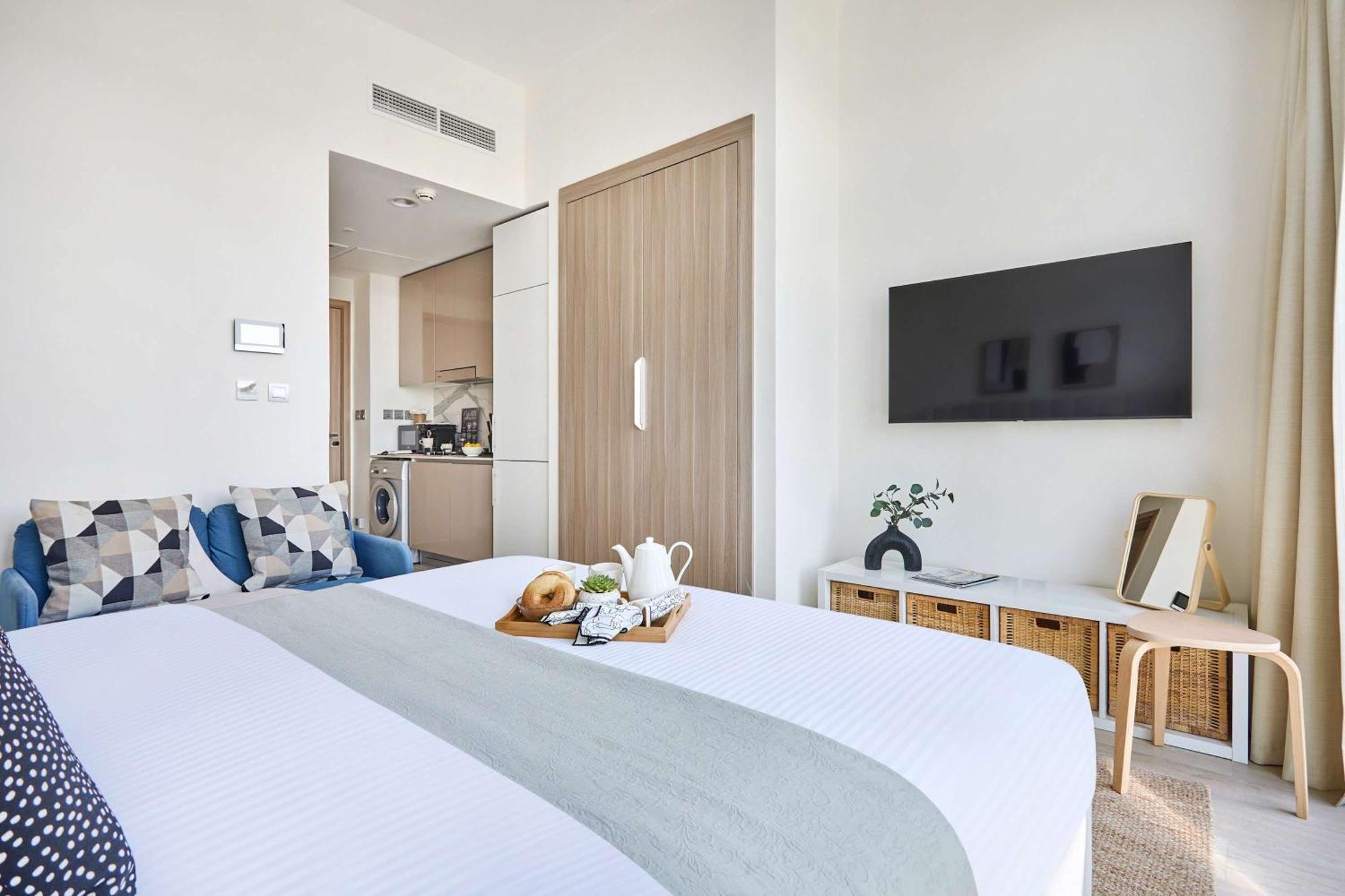 Apartment Frank Porter - Azizi Riviera 16